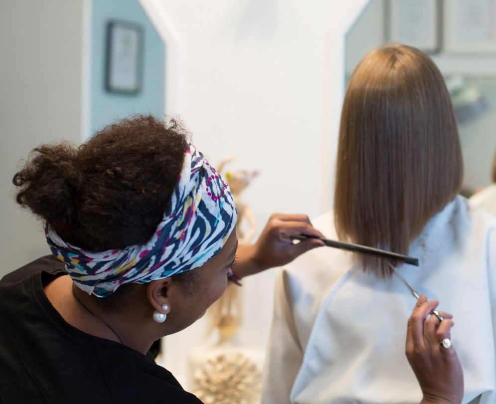 Martine Armelle –Friseurmeisterin & Expertin für medizinische Perücken und Zweithaar in Düsseldorf
